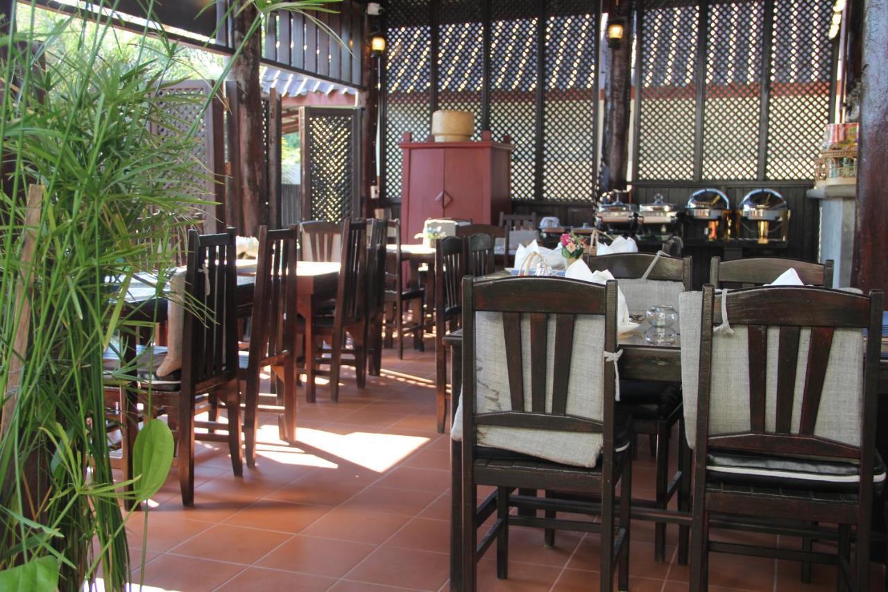 Alana Luang Prabang Hotel Kültér fotó